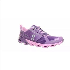 ON Cloud Cloudflyer  Running Shoes  Womens 9